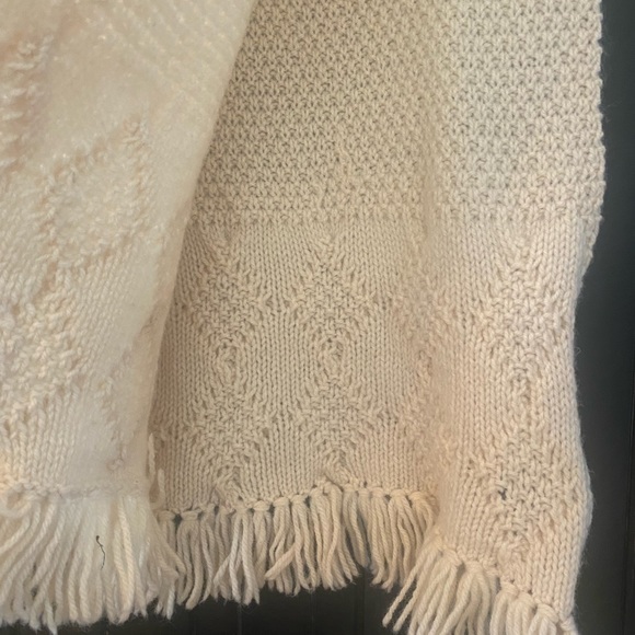 Beautiful hand knit 100% wool scarf - Picture 5 of 5